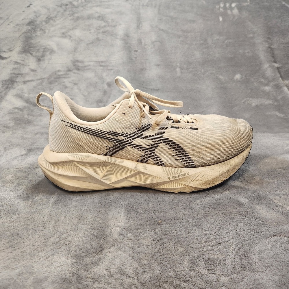 Asics Shoes Mens 9 Beige Novablast 5 Running Sneakers 1012B974